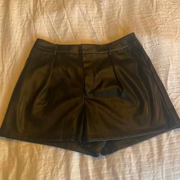 7 For All Mankind Leather Like Shorts - Picture 1 of 8